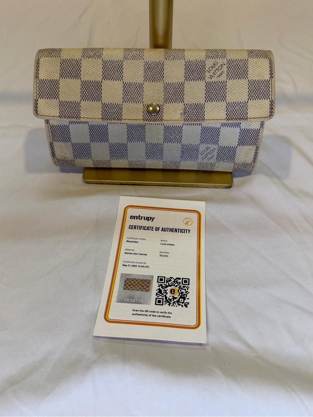 Louis Vuitton Damier Azur Sarah Wallet - Picture 4 of 10